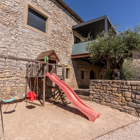 De Egines Villa *